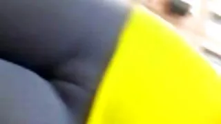 Noor Jaapani naine müts perses maskeeritud mees
