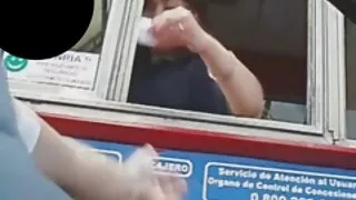 Busty kasuema perses tütre strapon