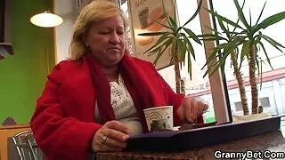 Sobib ebony tuli külla koos anal pistik oma perset