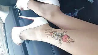 Busty küps naine lauale tagastatud masseur