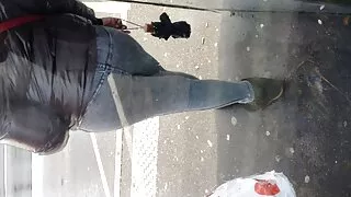 Hallipäine isa oli hommikul seksi kondoomi tütar